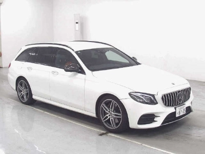 MERCEDES BENZ E CLASS