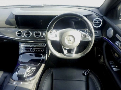 MERCEDES BENZ E CLASS