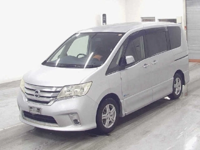 NISSAN SERENA