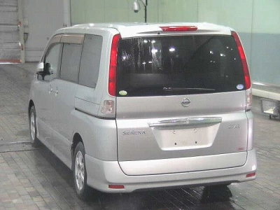 NISSAN SERENA