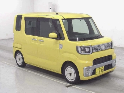 DAIHATSU WAKE