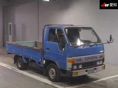 TOYOTA TOYOACE TRUCK