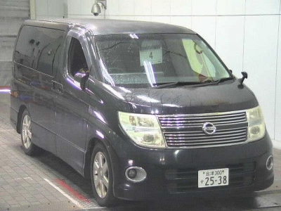 NISSAN ELGRAND