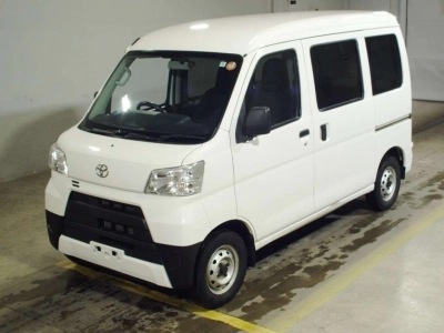 TOYOTA PIXIS VAN