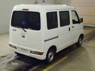 TOYOTA PIXIS VAN