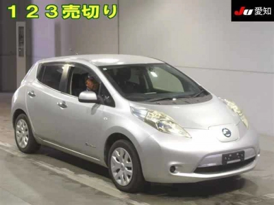 NISSAN LEAF