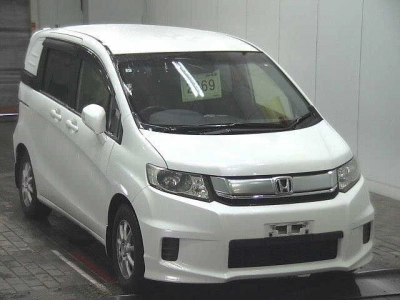 HONDA FREED SPIKE