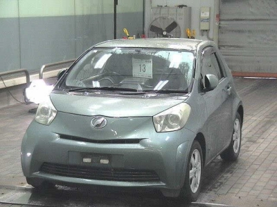 TOYOTA IQ