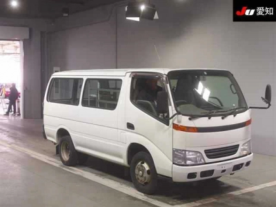 TOYOTA DYNA VAN
