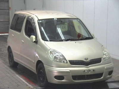 TOYOTA FUN CARGO