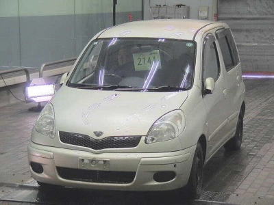 TOYOTA FUN CARGO