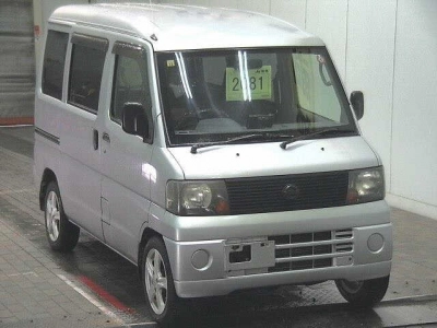 NISSAN CLIPPER VAN