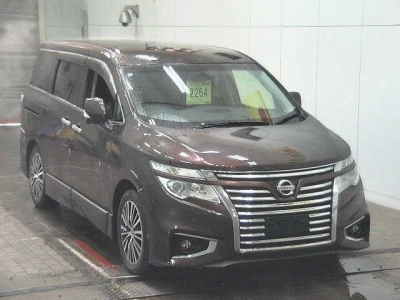 NISSAN ELGRAND