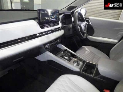 MITSUBISHI OUTLANDER PHEV