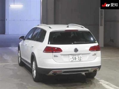 VOLKSWAGEN GOLF ALLTRACK