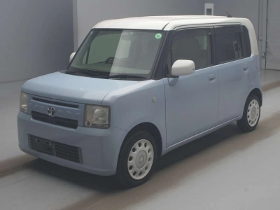 TOYOTA PIXIS SPACE