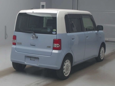 TOYOTA PIXIS SPACE