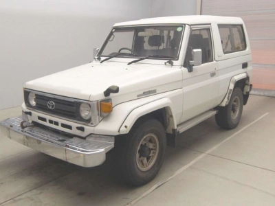 TOYOTA LAND CRUISER 70