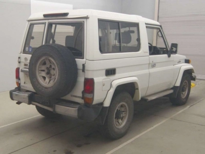 TOYOTA LAND CRUISER 70