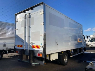 MITSUBISHI FUSO FIGHTER