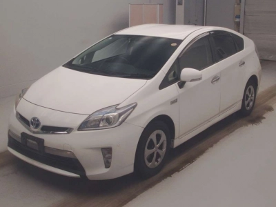 TOYOTA PRIUS PHV