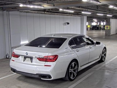 BMW 7 SERIES