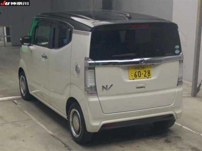 HONDA N-BOX SLASH