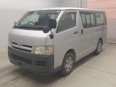 TOYOTA REGIUS VAN