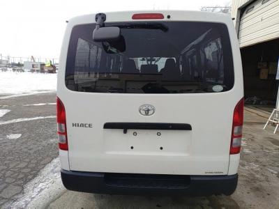 TOYOTA HIACE