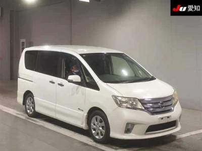 NISSAN SERENA