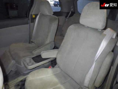 TOYOTA ESTIMA HYBRID