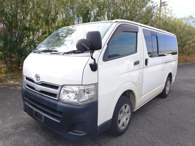 TOYOTA REGIUS ACE