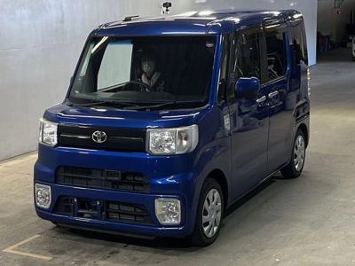 TOYOTA PIXIS MEGA