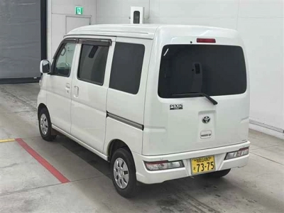 TOYOTA PIXIS VAN