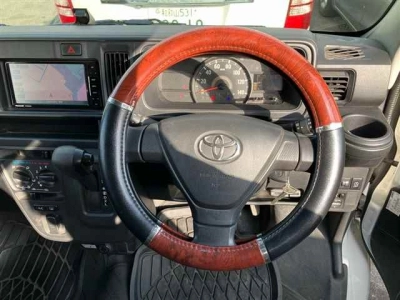 TOYOTA PIXIS VAN
