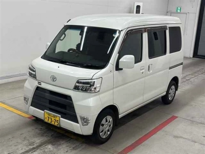 TOYOTA PIXIS VAN