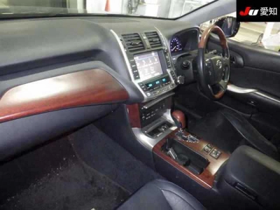 TOYOTA CROWN MAJESTA