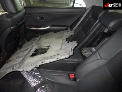 TOYOTA CROWN MAJESTA