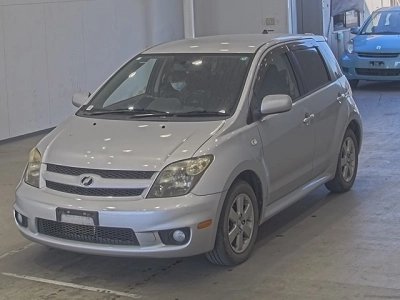 TOYOTA IST