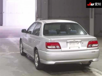 TOYOTA CARINA