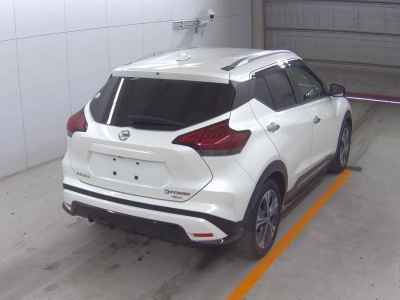 NISSAN KICKS