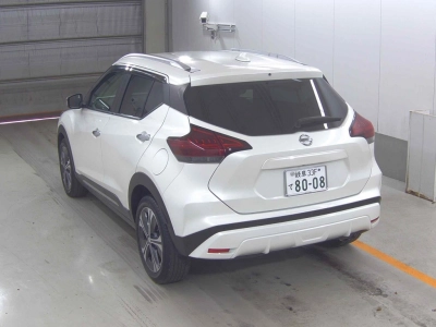 NISSAN KICKS