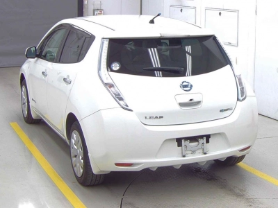 NISSAN LEAF