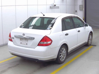 NISSAN TIIDA LATIO