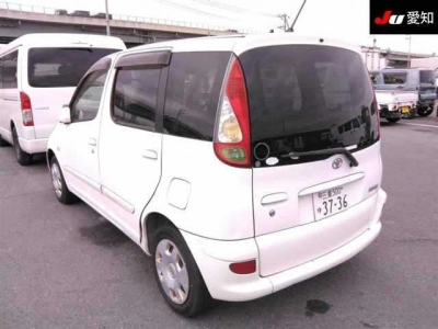 TOYOTA FUN CARGO
