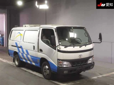 TOYOTA DYNA VAN