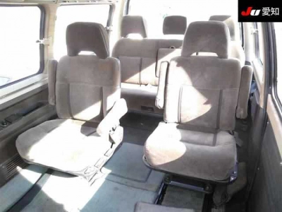 MITSUBISHI DELICA WAGON