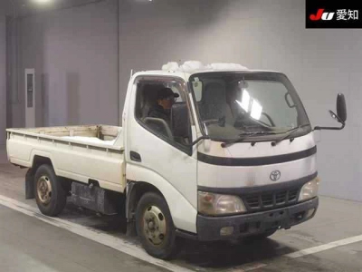 TOYOTA DYNA TRUCK