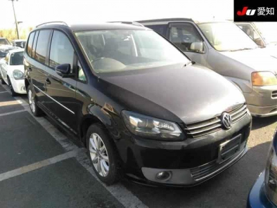 VOLKSWAGEN GOLF TOURAN