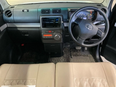 TOYOTA PIXIS SPACE